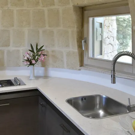 فيلة Pietra Bianca مارينا دي بيسكولوس