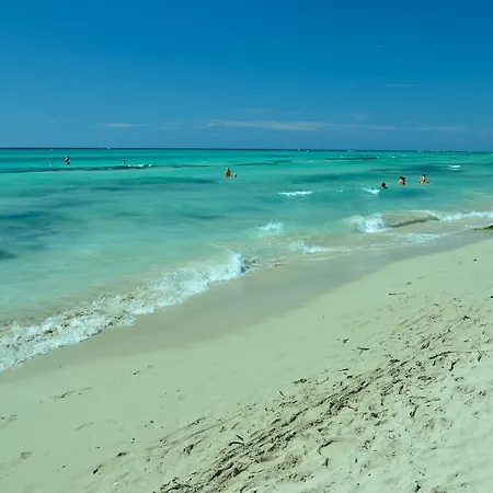Pietra Bianca فيلة مارينا دي بيسكولوس